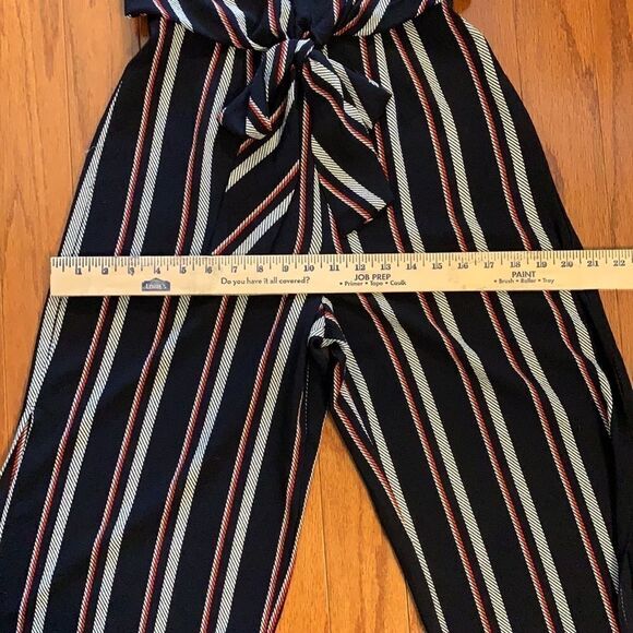 NWOT Jumpsuit Size Small - Picture 9 of 13